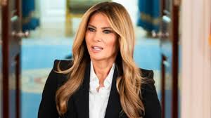 Public Image vs Private Life: Why Melania Trump’s Gestures Often Become Online Talking Points