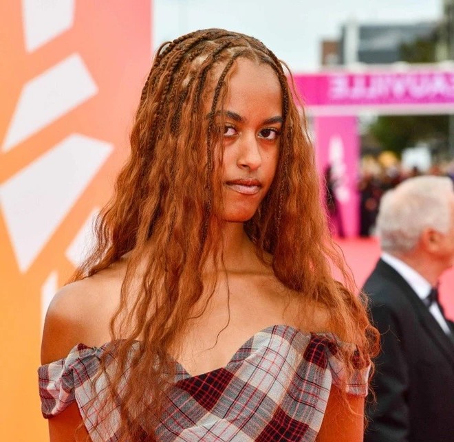 30 Minutes ago in Los Angeles , Malia Obama was confirmed as….
