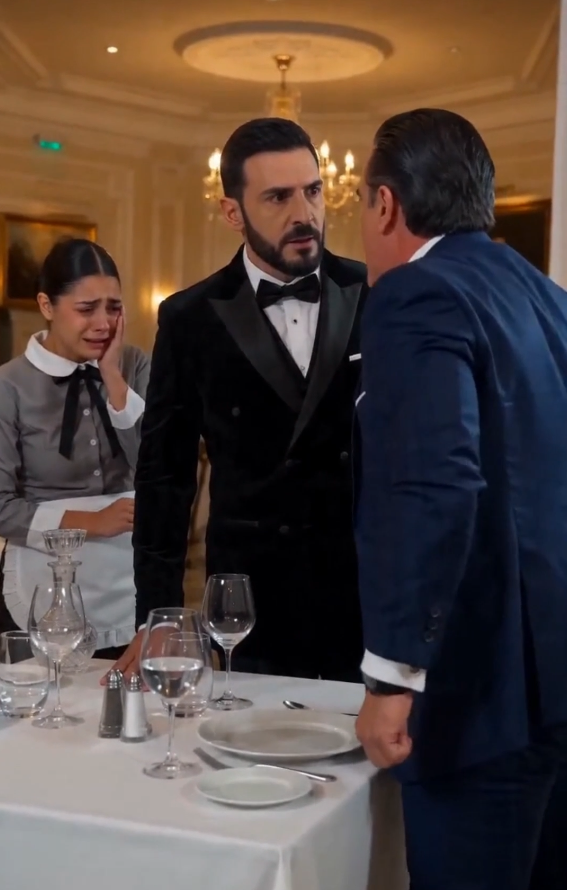 ¡Le dio una bofetada a la mesera sin saber que el dueño era su protector más temido!