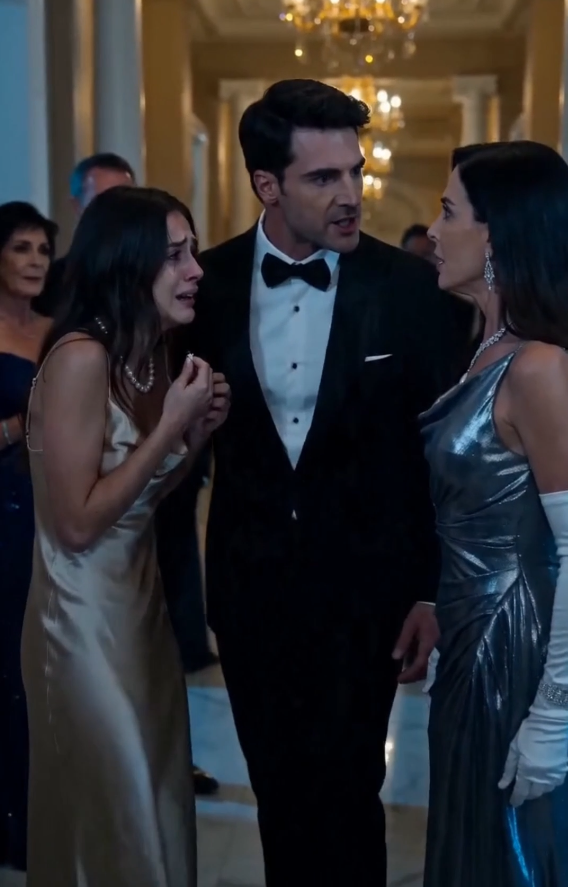 She broke the pearls to humiliate her, but the family crest changed everything!