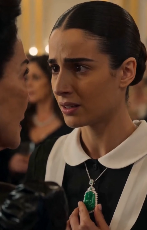 Toda su vida de lujo era una mentira: El nombre que destruyó a la mujer más poderosa de la gala.