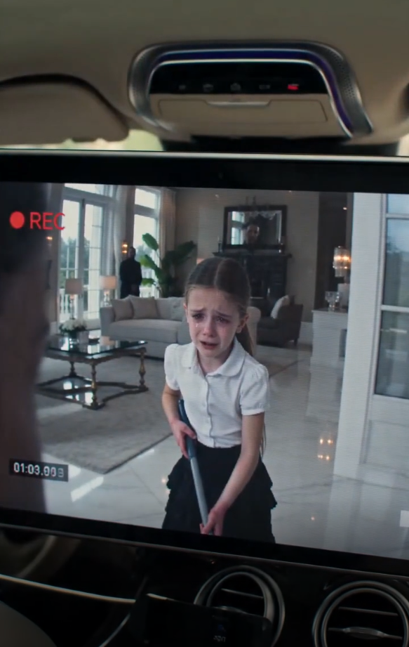 The Little Girl Dropped the Mop… But the Camera Caught Everything