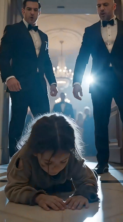 “The beggar girl called the mafia boss by his real name… and everyone froze.”