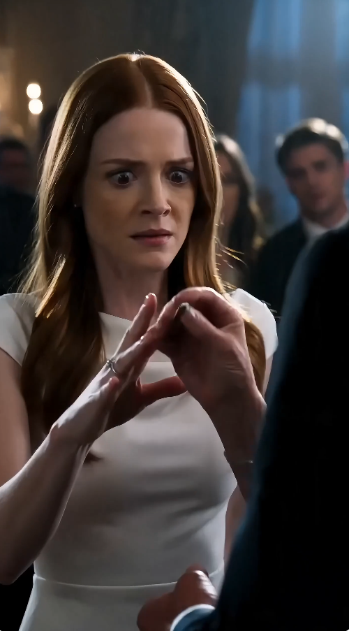“She ripped the engagement ring off the bride’s finger… then the ring exposed her own family secret.”