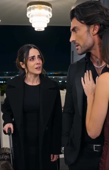 “Bring the car around,” Dante ordered, refusing to beg her to stay as he carelessly discarded a decade of history for Bianca.