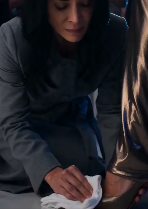 THE ARROGANT GUEST HAD NO IDEA THE WOMAN ON THE FLOOR OWNED THE EMPIRE