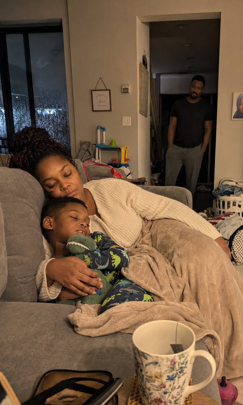 MY EX-WIFE CAME TO SEE OUR SON. SHE ENDED UP STAYING THE NIGHT. I LET HER SLEEP ON THE COUCH. AFTER MIDNIGHT, I HEARD SOMETHING I WASN’T SUPPOSED TO HEAR. - News