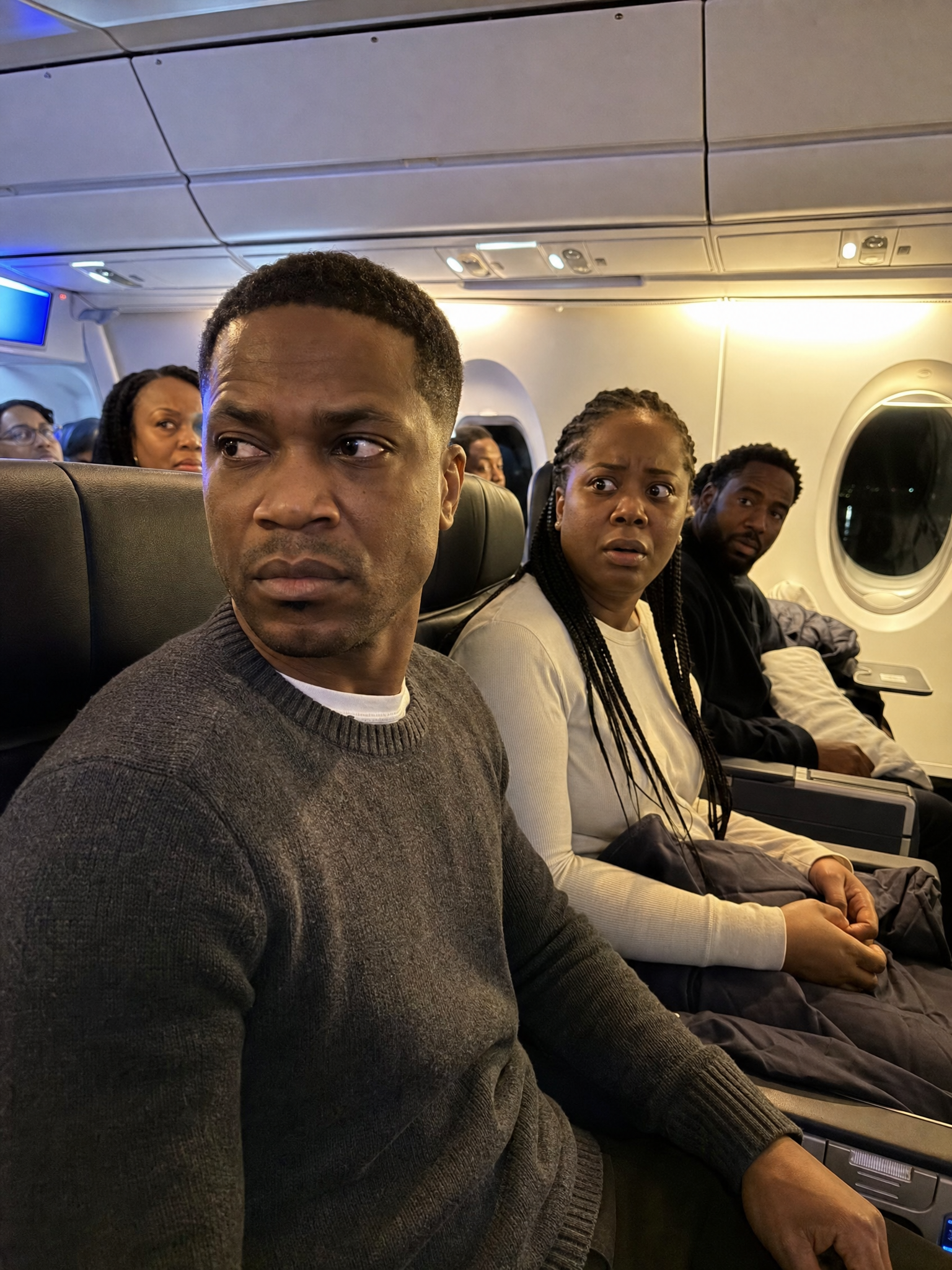 A Black Single Dad Was Asleep in Seat 8A… Until the Captain Asked for a Combat Pilot