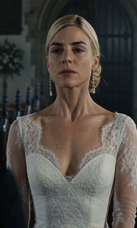 LA NOVIA QUE ABANDONARON EN EL ALTAR… Y LA MUJER QUE DESTRUYÓ UN IMPERIO