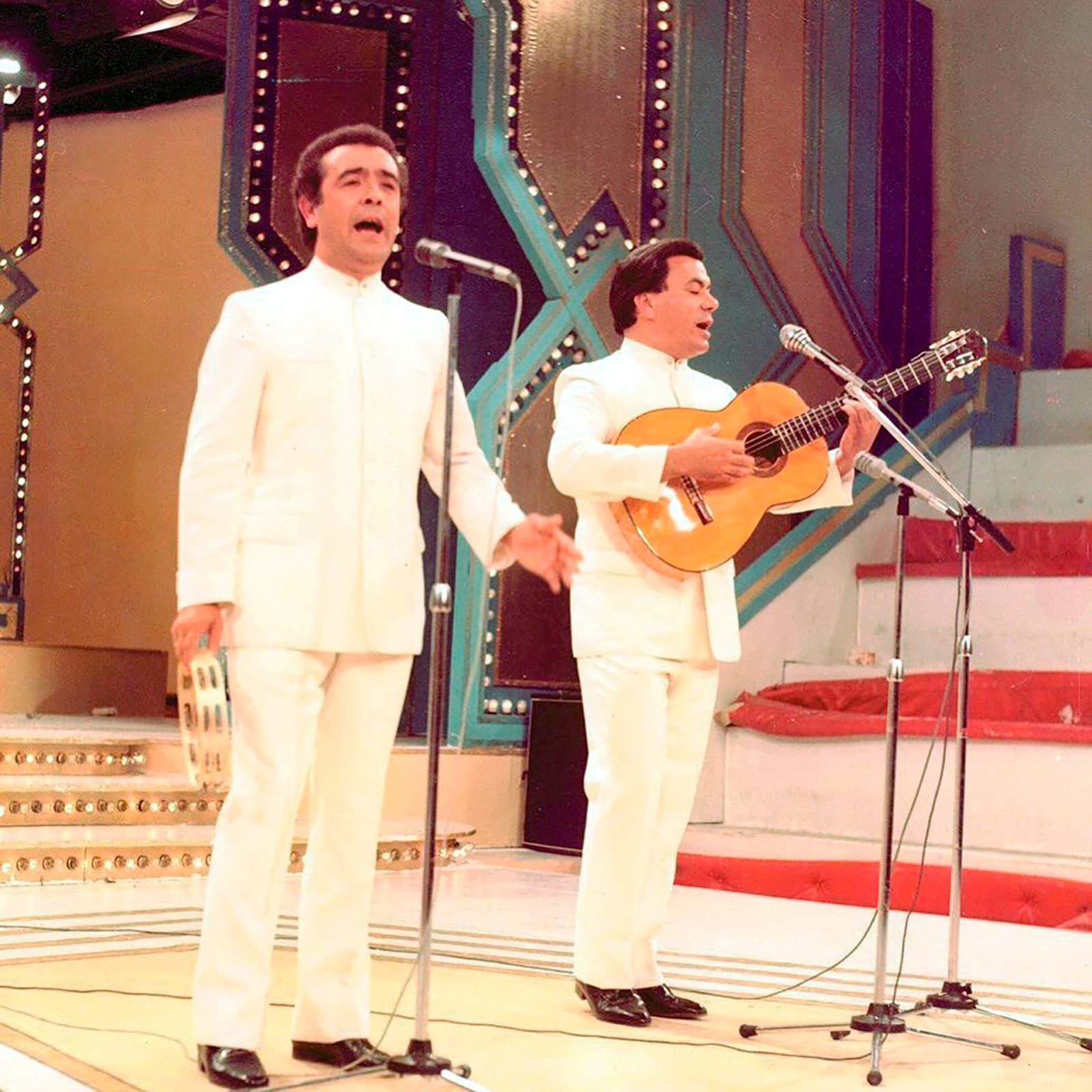 "Sevilla Tiene Un Color Especial" (1992): El himno festivo de Los Del Río que capturó el alma de Andalucía