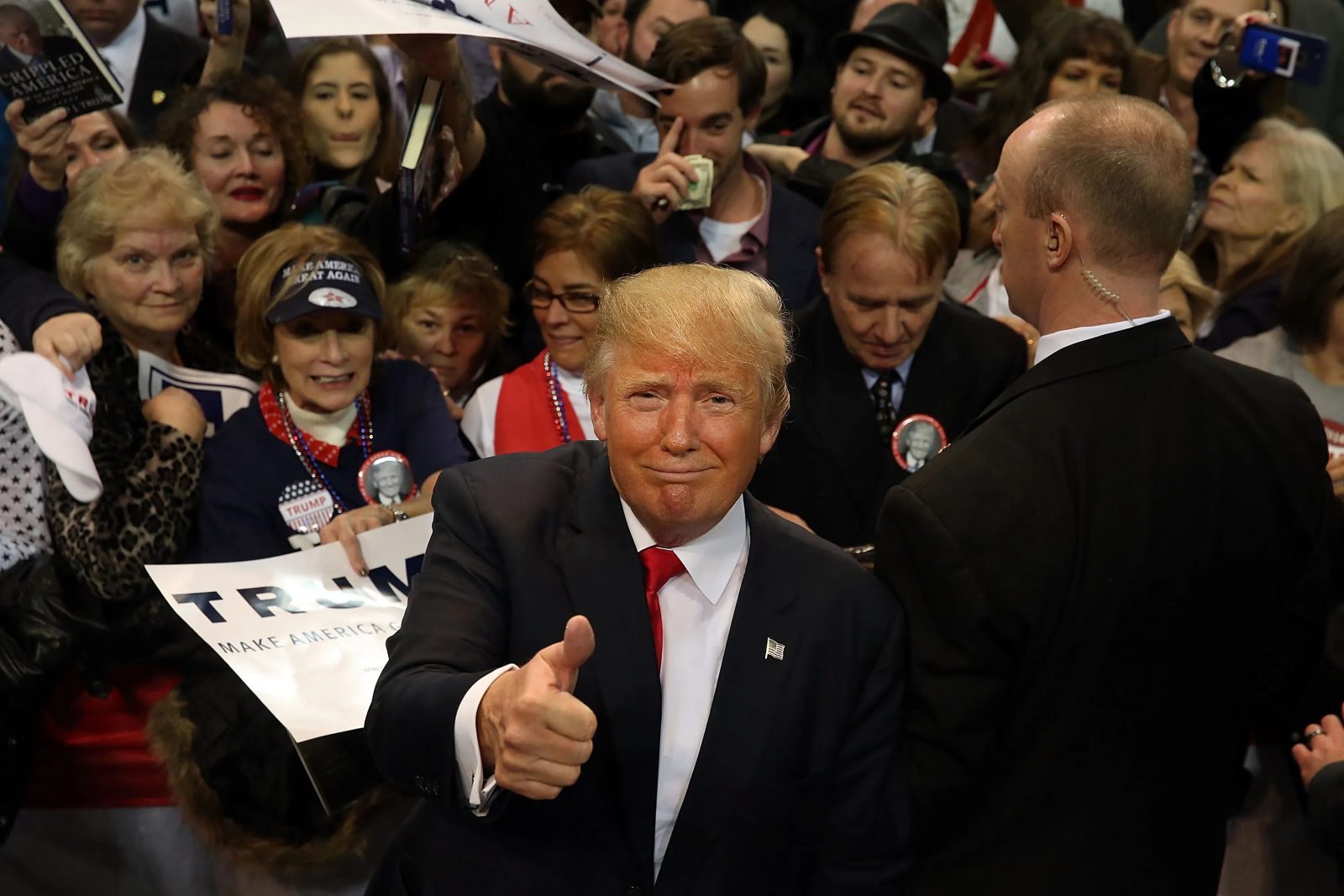 🔥 TRUMP SOUNDS THE ALARM TO CHRISTIANS — GET INVOLVED IN POLITICS OR WATCH YOUR RIGHTS COME UNDER THREAT? THE BATTLE IS ERUPTING… |
