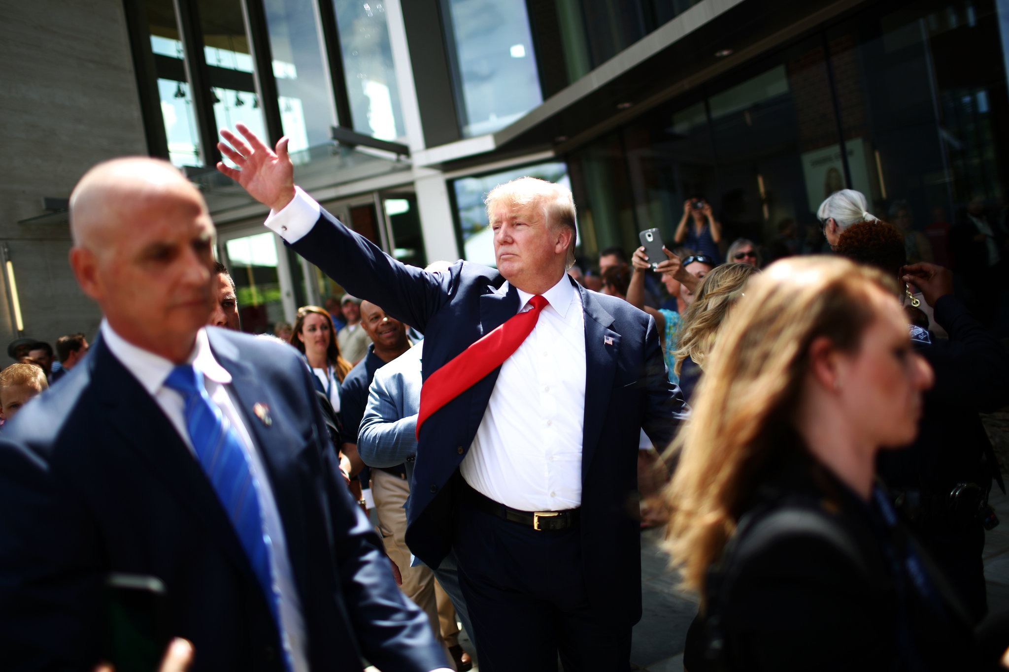 TRUMP RETURNS TO OVAL OFFICE – MAKES EMERGENCY ANNOUNCEMENT TO AMERICANS