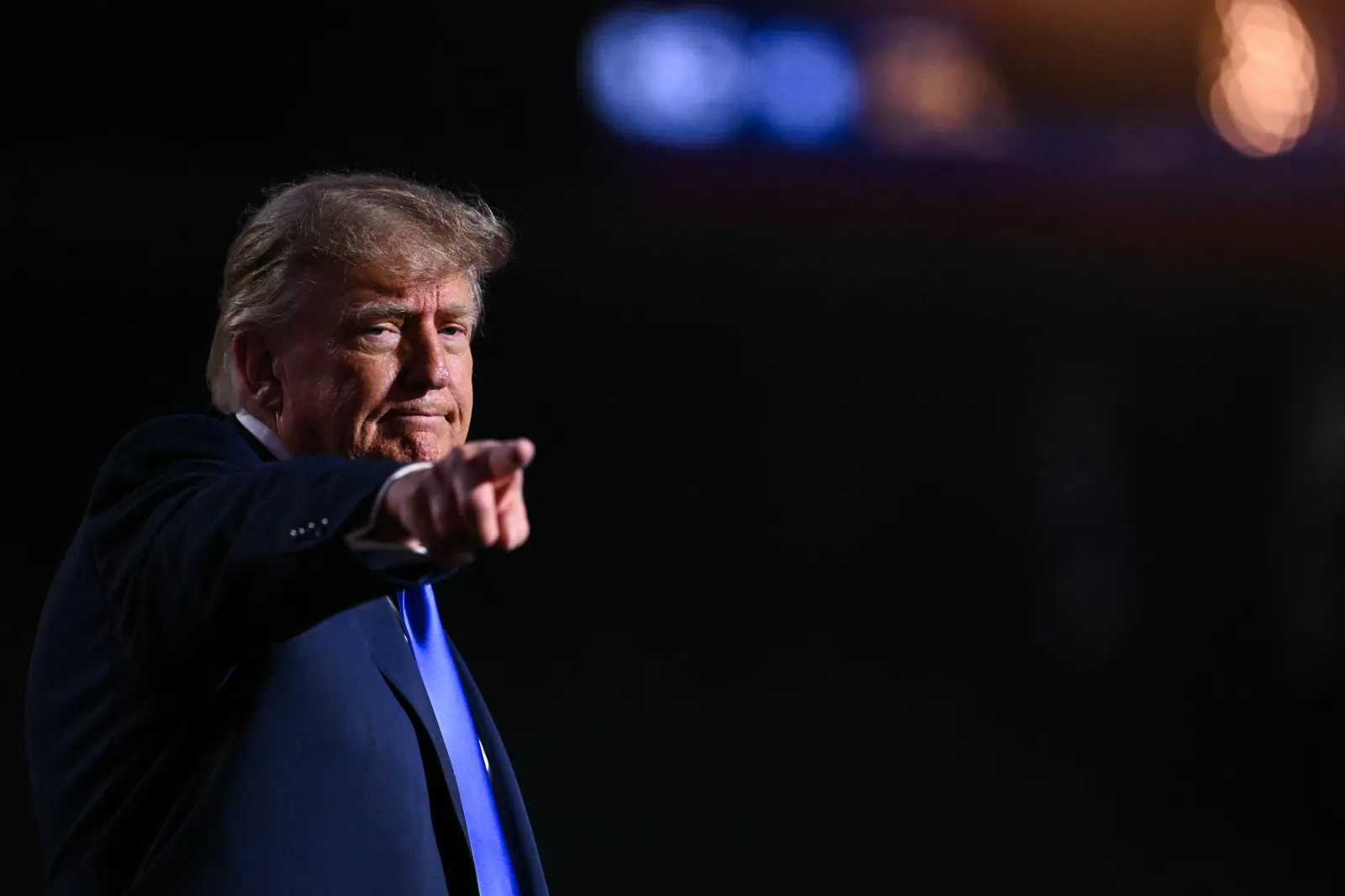 Trump Says Republicans Win, You Get $5,000 — But the Check Does Not Exist Yet