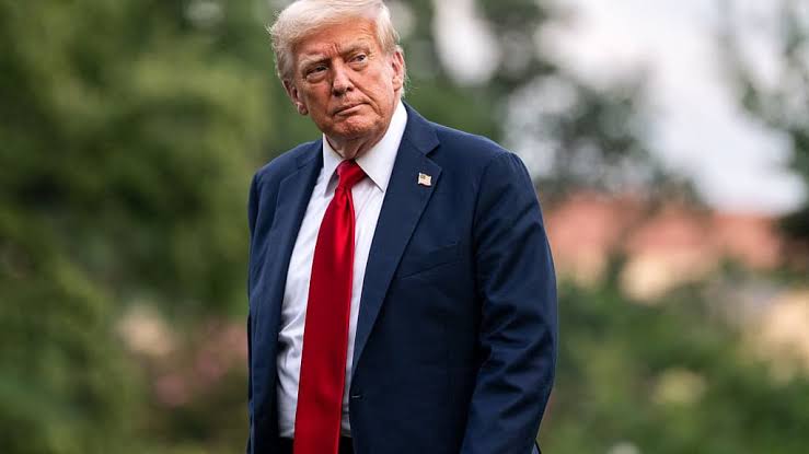 🚨 TRUMP’S HEALTH QUESTIONS ERUPT AGAIN — FITNESS FOR OFFICE BACK UNDER THE MICROSCOPE