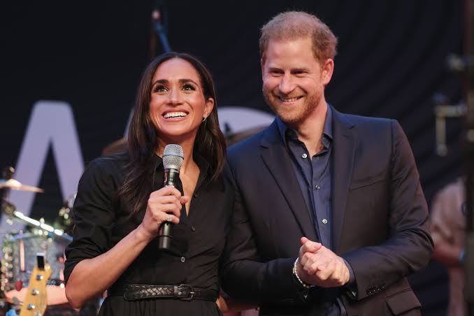 HARRY & MEGHAN HIT BACK AT CHARLES — SUSSEXES REJECT 'PRIVATE CITIZENS' LABEL AND PUSH 'PUBLIC FIGURES' STATUS!