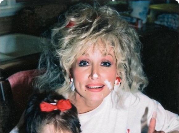 DOLLY PARTON KEPT THIS FROM FANS — New Details About Her Final Days Emerge Weeks After Her Death