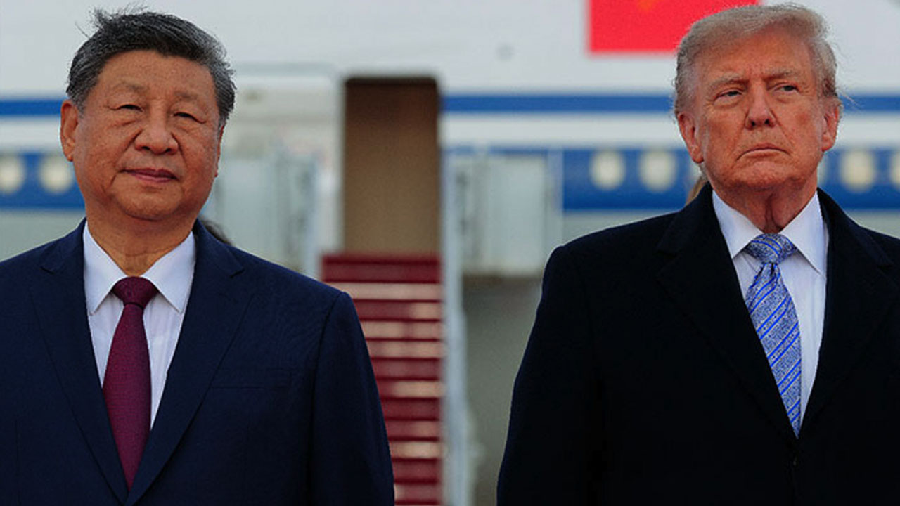 The five-word confession Trump didn't think anyone would hear revealed by lip reader after Xi's state visit