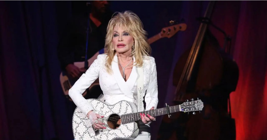 EXCLUSIVE: Dolly Parton 'Hid Cancer Battle to Protect Worried Fans'