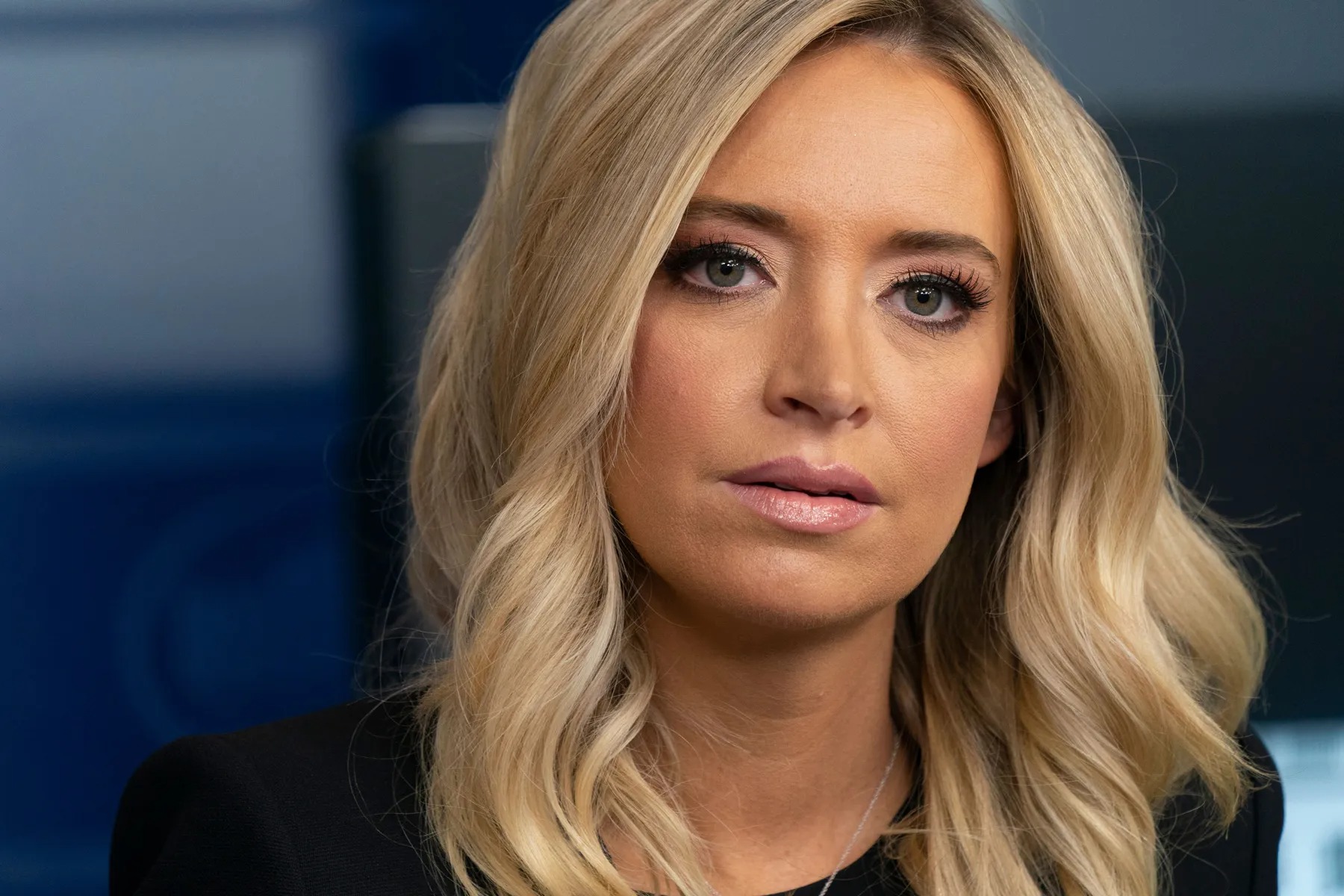Kayleigh McEnany Stops Live Show, Drops Huge Trump News — “This Is Serious”