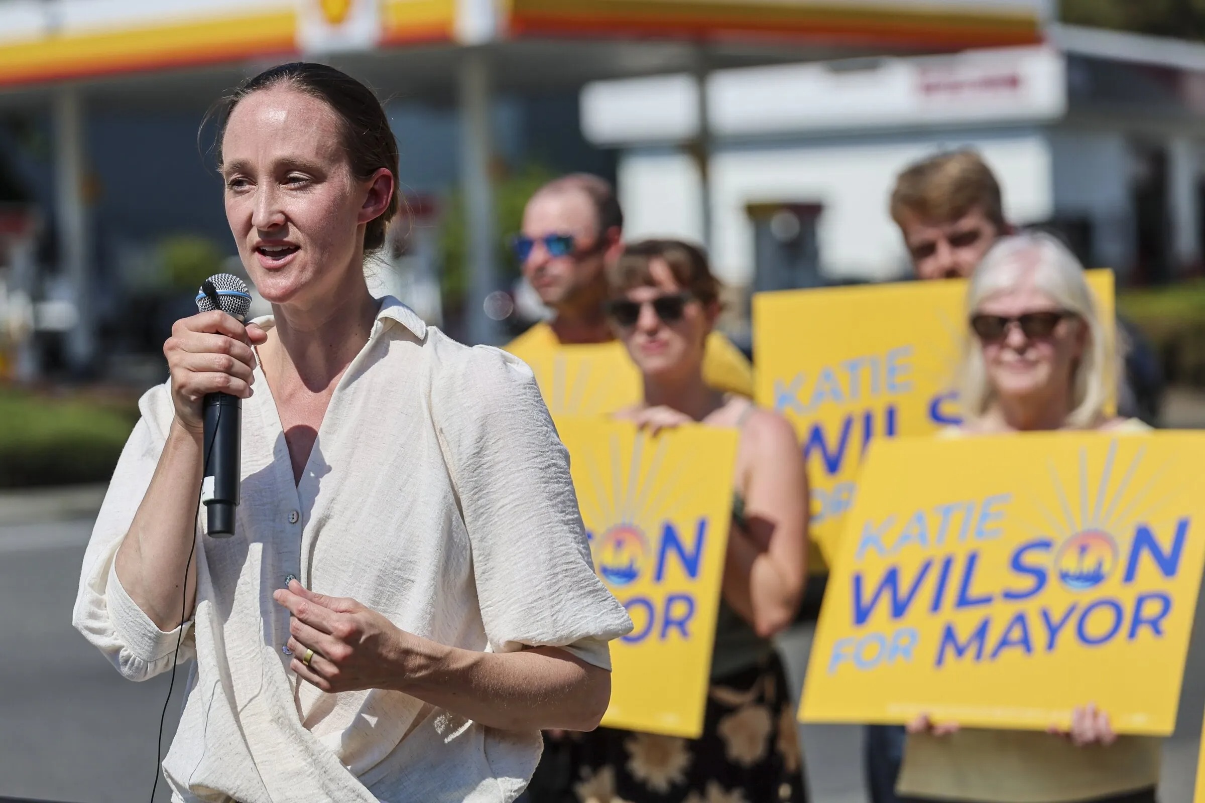 Seattle Police Chief Removed — Liberals Swarm Socialist Mayor and Humiliate Her