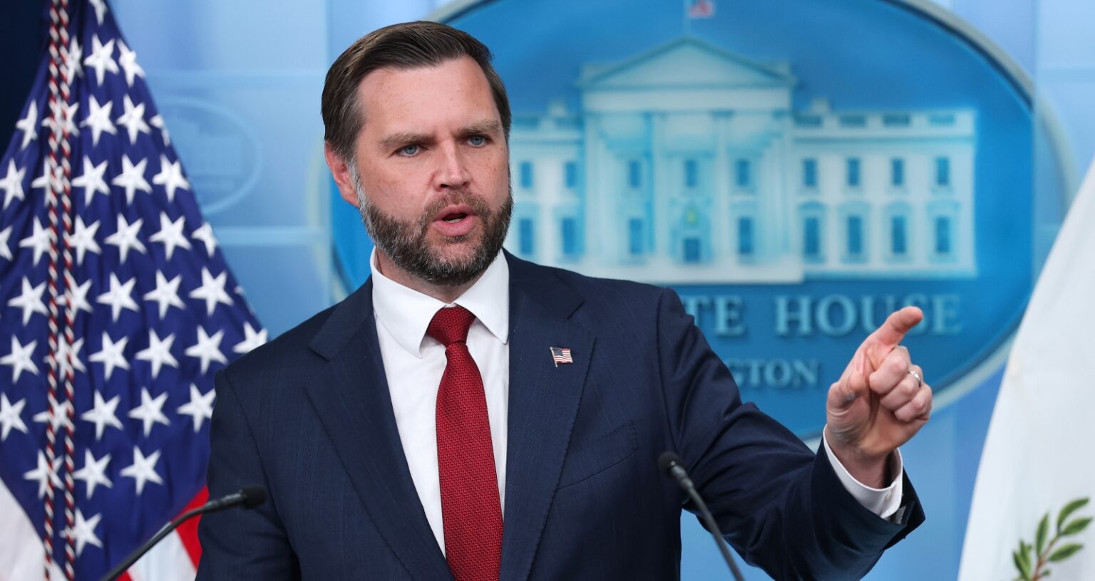“JD Vance says the Iran war could enter a very different phase after the midterms. But what exactly could change — and does that mean the fighting could finally ease? Full details are in the comments.”