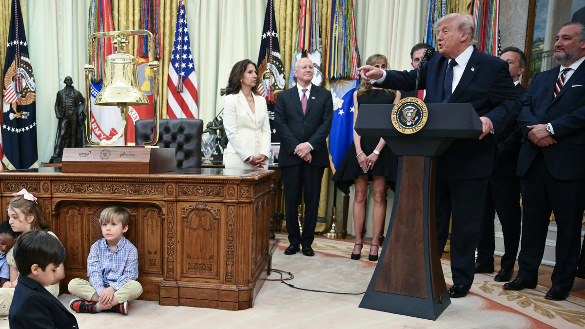 "🚨 FINANCIAL SHOCKER! — TRUMP'S HISTORIC $300K 'SECRET ACCOUNT' UNLOCKED FOR EVERY CHILD!"