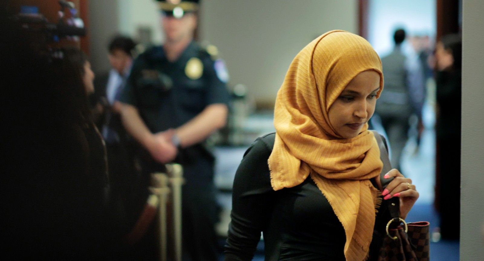 "🚨 CAREER ENDER! — ILHAN OMAR IN BIG TROUBLE AS ANALYSTS SAY SCANDALS COULD DESTROY HER!"