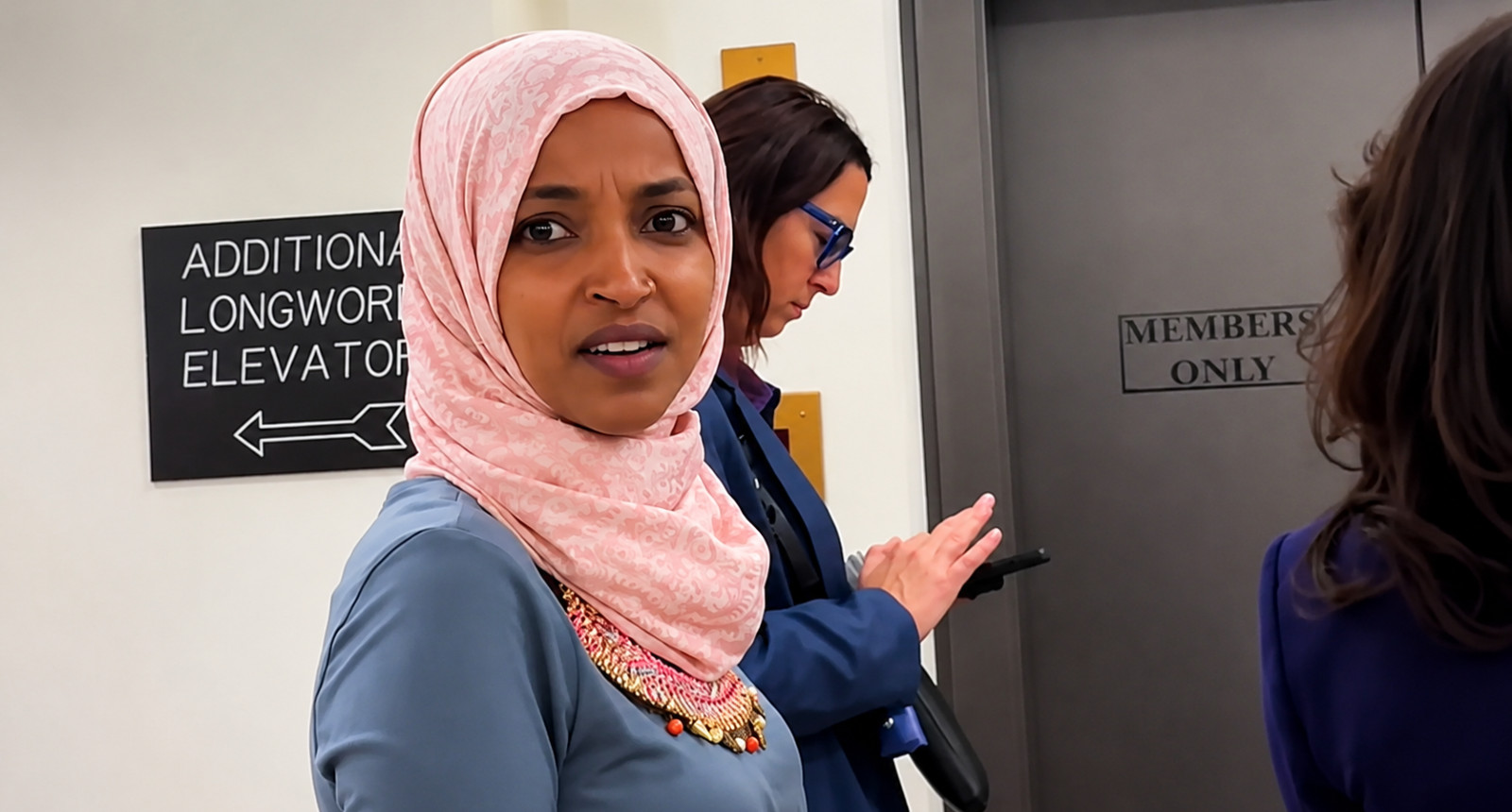 "🚨 POLITICAL SHOCKER! — SHE'S DONE: ILHAN OMAR CAUGHT ON VIDEO AND HER CAREER IS OVER!"