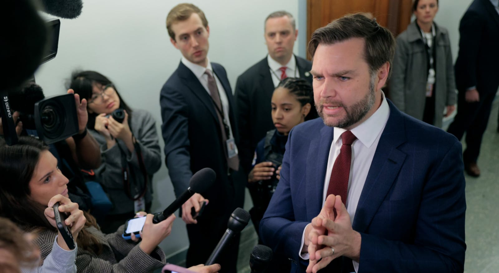 "🔥 SENATE DRAMA! — JD VANCE DROPS A TIE-BREAKING VOTE SPARKING MASSIVE OUTCRY!"