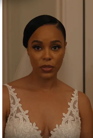 My Sister Removed My Chair From Her Wedding Family Table—Then Grandma Stood Up and the Groom Took the Microphone