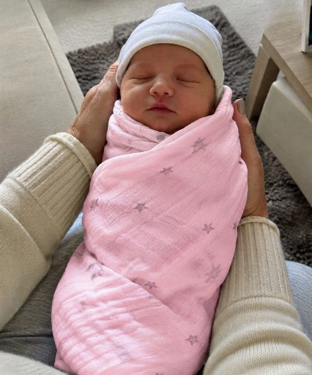 My Daughter-in-Law Never Let Anyone Help Bathe the Baby – Until One Night She Fell Asleep on the Couch