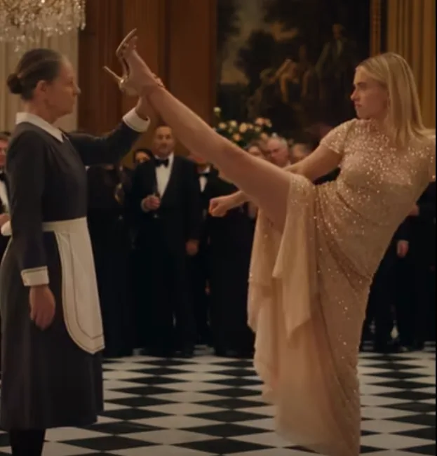 SHE KICKED THE MAID IN THE FACE AT THE MOST PRESTIGIOUS GALA OF THE YEAR—AND LAUGHED. SECONDS LATER, THE MAID CAUGHT HER ANKLE AND SLAPPED HER BACK. THEN SHE SAID FOUR WORDS THAT MADE THE HEIRESS GO PALE.