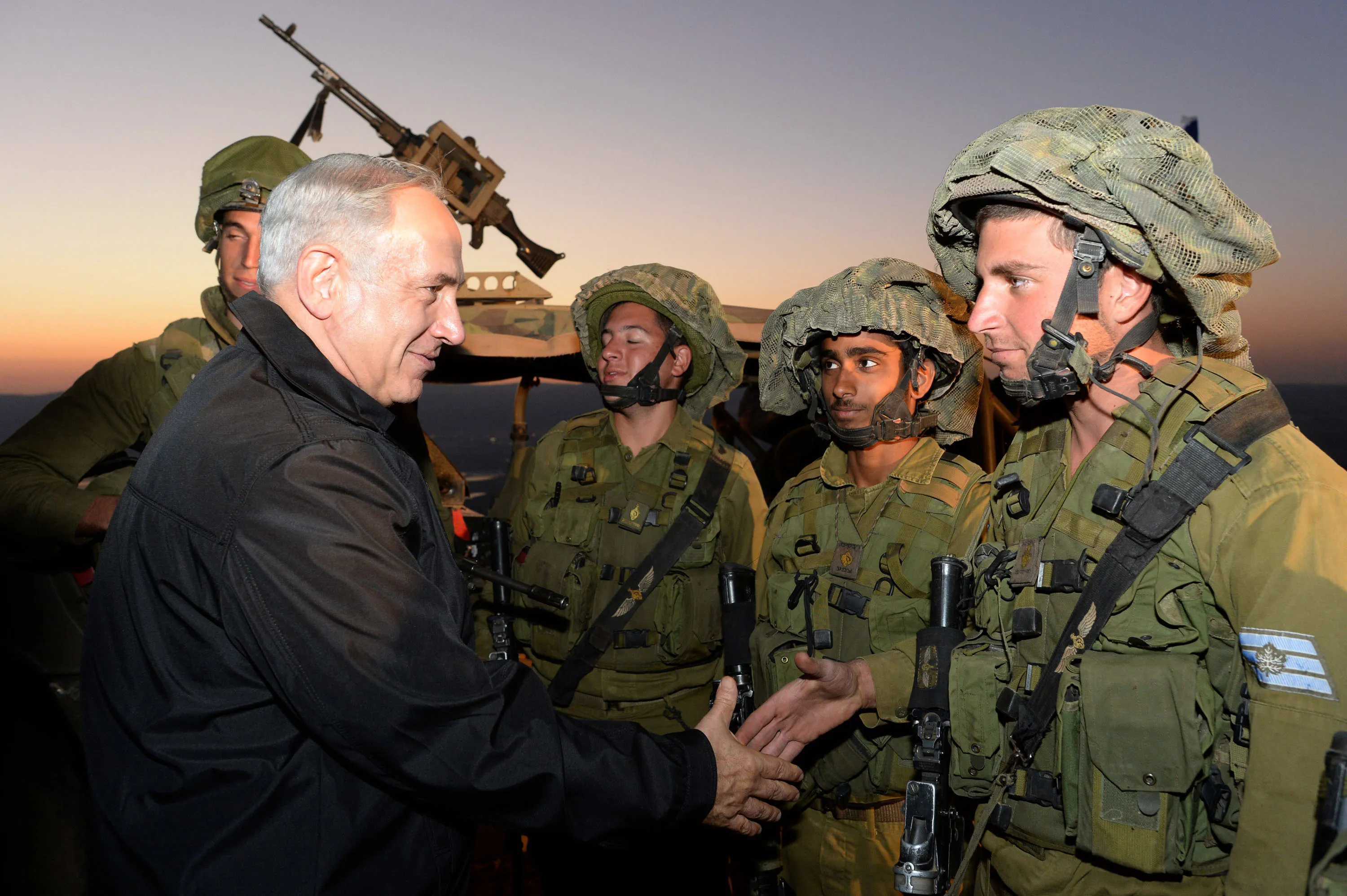 4,500-Man Convoy Entered the Border… What Happened Next Is Sending Shockwaves Worldwide
