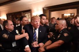 "SAD.d NEWS: JUST 30 MINUTES AGOIN WASHINGTON, D.C. TRUMP WAS CONFIRMEDAS... THE NATION CAN'T BELIEVE IT SEE MORE IN THE COMMENTS BELOW I" .👇