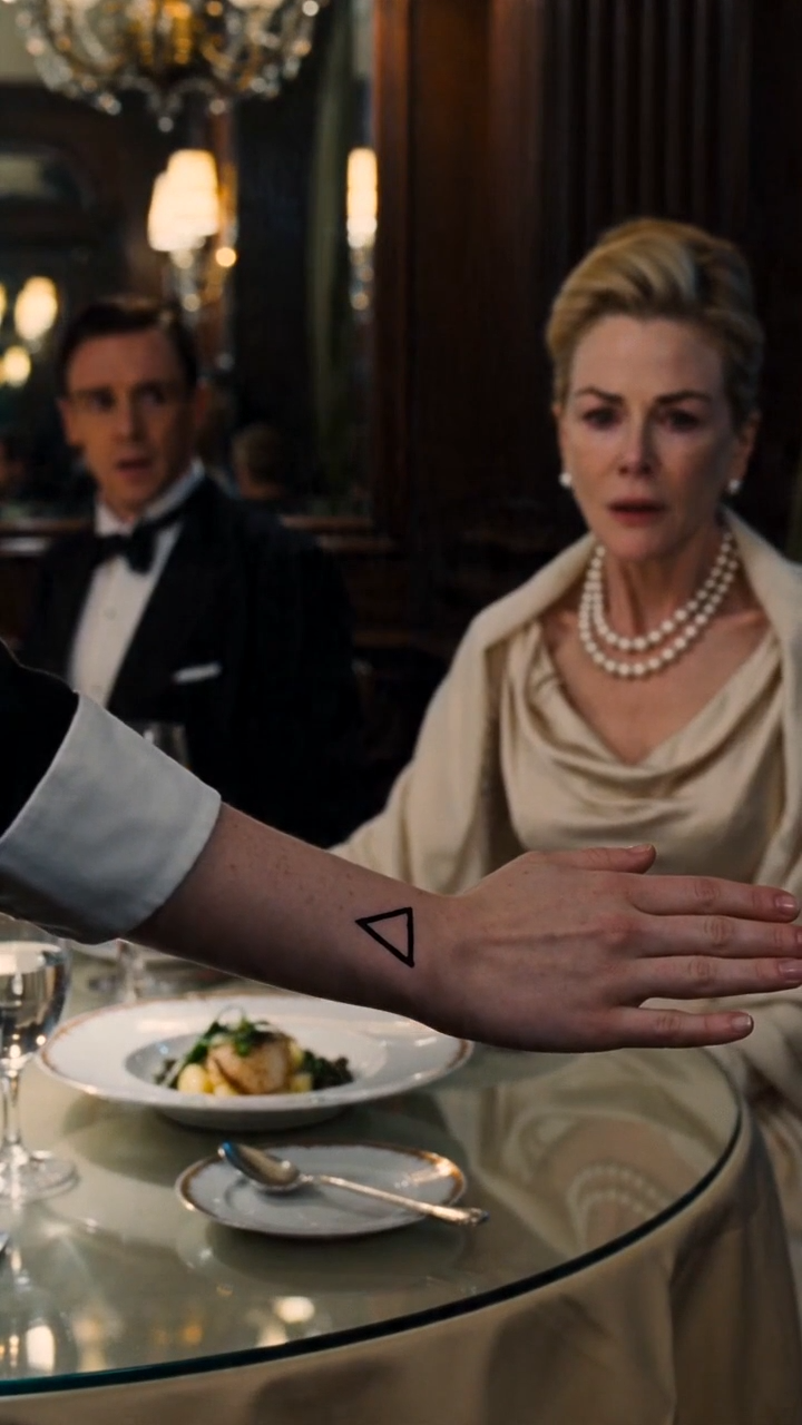 The Locket That Broke Her Life
