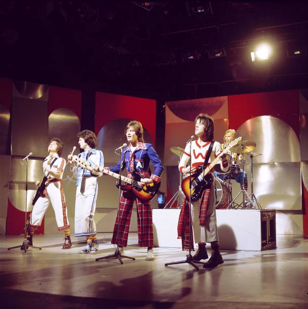 Released in the mid-1970s, this song didn’t tell a story or chase meaning — it just invited everyone to sing along. And in doing so, it turned pure fun into a pop phenomenon that defined a generation.