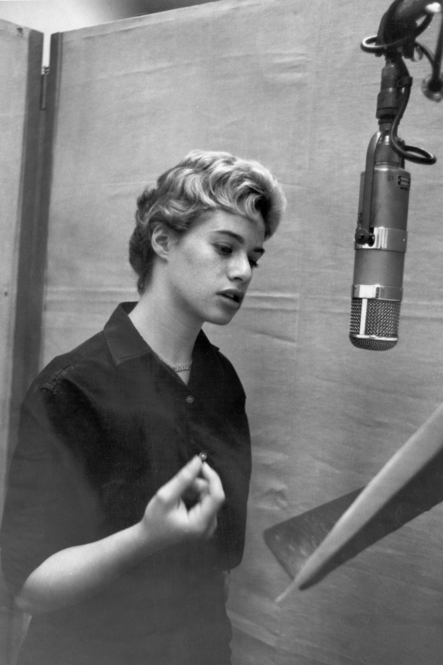 Released in 1971, this heartbreaking ballad changed how people heard breakup songs forever… because it wasn’t about anger or betrayal, but the quiet moment two people realize love is already gone.