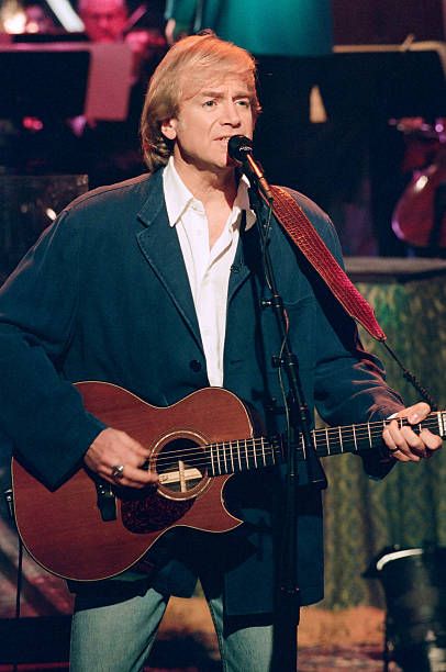 Released in 1981, this haunting classic reminded millions that hope sometimes arrives as nothing more than a quiet voice, yet today its unforgettable message has largely faded from memory.