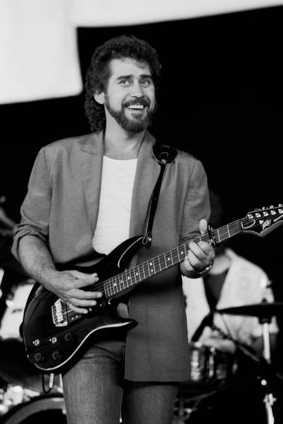 Released in the late 1980s, this unforgettable country ballad made millions believe destiny could be written in the stars, yet surprisingly, few people still remember the masterpiece behind that feeling today.