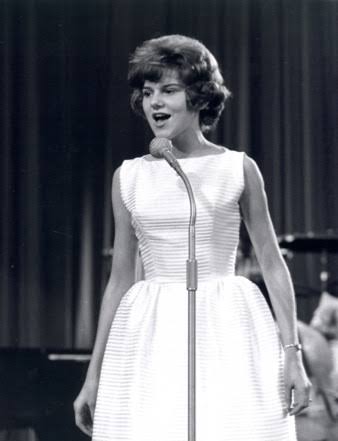 I Will Follow Him — How Little Peggy March Turned a Teenage Voice into a Global Sensation