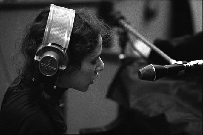 Released in 1971, this heartbreaking ballad changed how people heard breakup songs forever… because it wasn’t about anger or betrayal, but the quiet moment two people realize love is already gone.