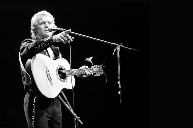 Released in 1976, this heartbreaking ballad became the voice of everyone who ever begged for one more chance before love slipped away forever.