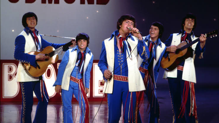 The Osmonds’ ‘Down By The Lazy River’ Sparks a Youthquake in 1972, Uniting Rock, Pop, and Family Harmony