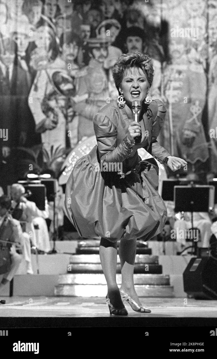 Lulu’s “To Sir With Love” Becomes a Defining Anthem of 1967, Fusing British Pop Charm with American Emotion and Timeless Soul