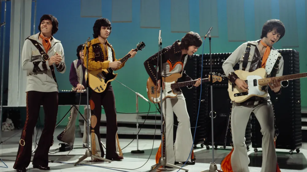 The Osmonds’ ‘Down By The Lazy River’ Sparks a Youthquake in 1972, Uniting Rock, Pop, and Family Harmony