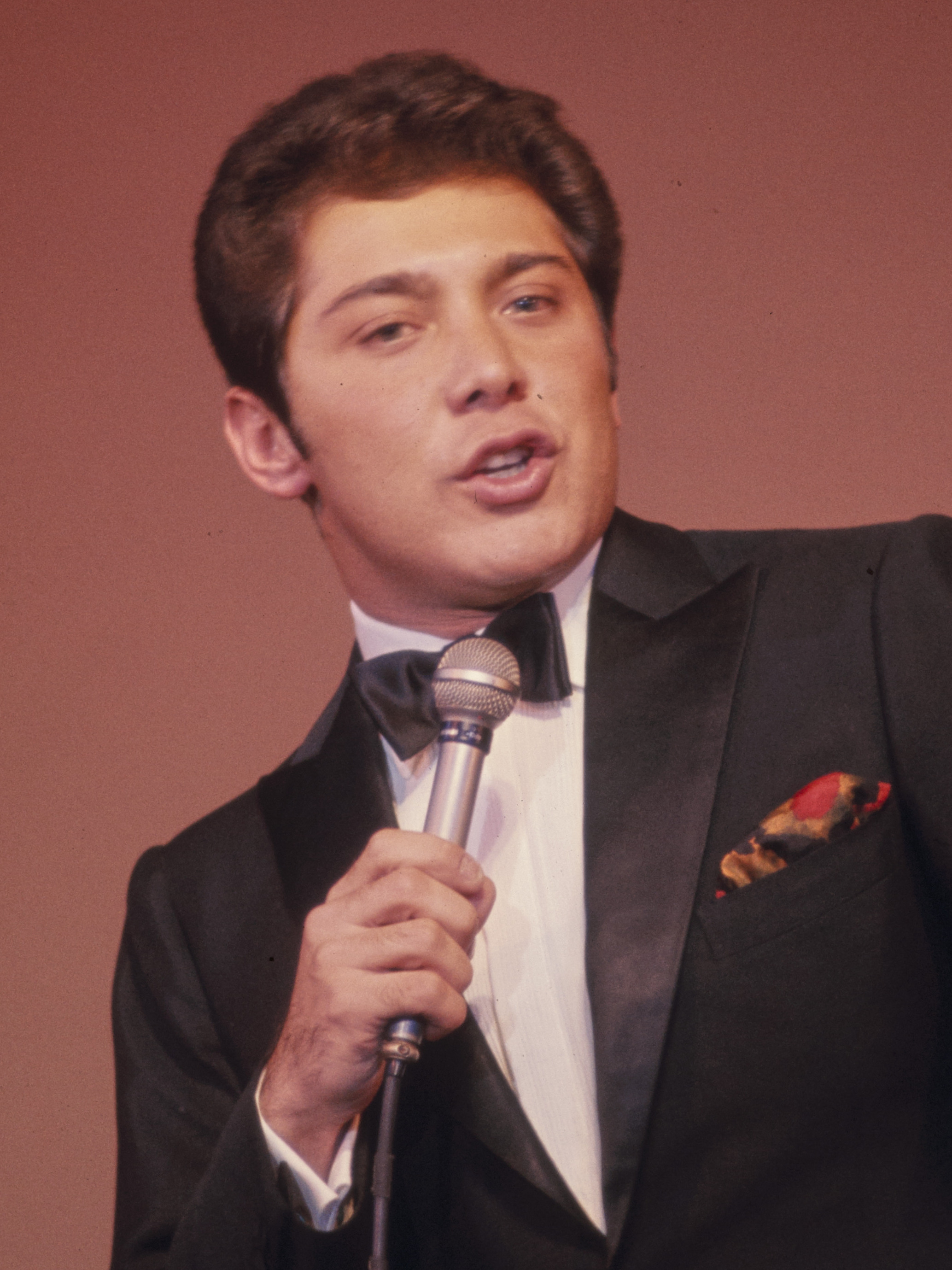 Paul Anka’s “Puppy Love” Captures the Heartache of Young Romance in 1960
