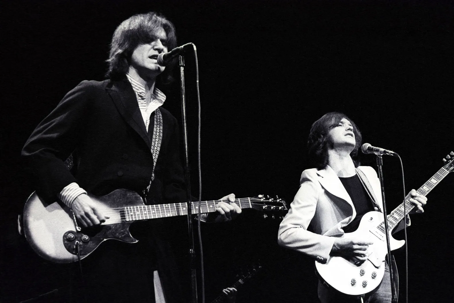 The Kinks’ ‘Sunny Afternoon’ Captures 1966’s Class Tensions and Transforms Pop with Bittersweet Irony