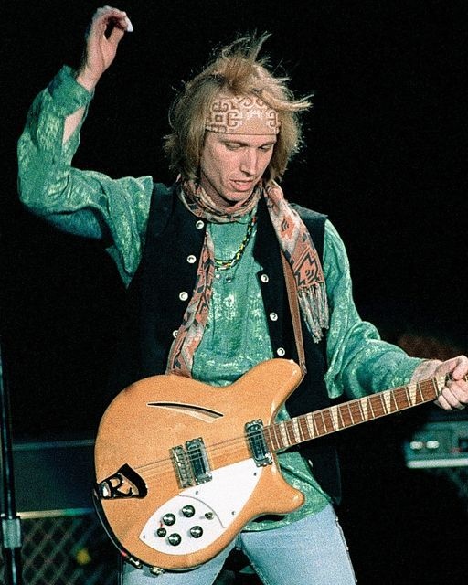 Tom Petty’s “Free Fallin’”: The 1989 Classic That Became One of His Defining Songs
