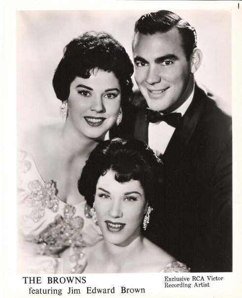 The Browns’ “The Three Bells”: The 1959 Crossover No. 1 That Saved Their Career