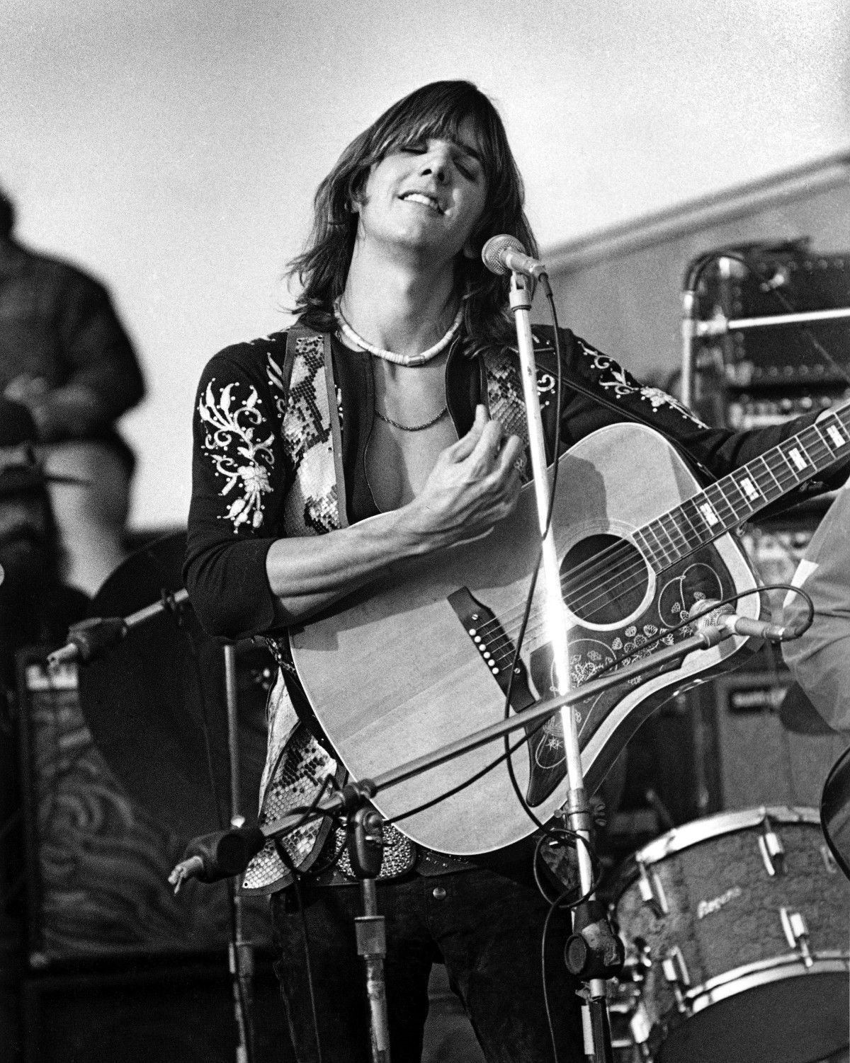 Gram Parsons & Emmylou Harris’ “Love Hurts”: The 1974 Duet That Became a Country-Rock Standard
